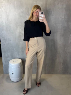 CALÇA ALFAIATARIA CARGO BOTÃO DOURADO AVEIA - comprar online