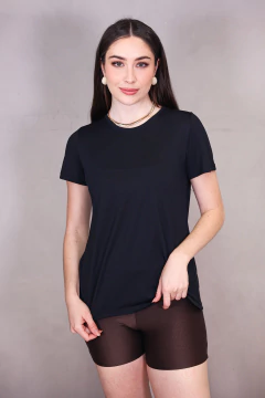 T-SHIRT TECHNO DRY ESSENTIAL PRETA - comprar online