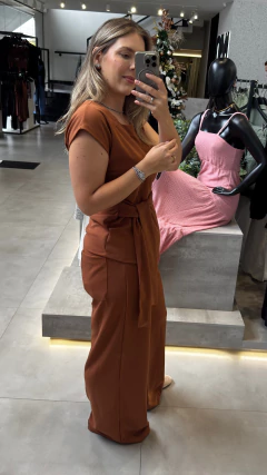 CALÇA WIDELEG CREPE DE MALHA CACAU na internet