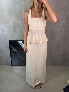 REGATA PEPLUM EM MALHA TRICOT NATURAL