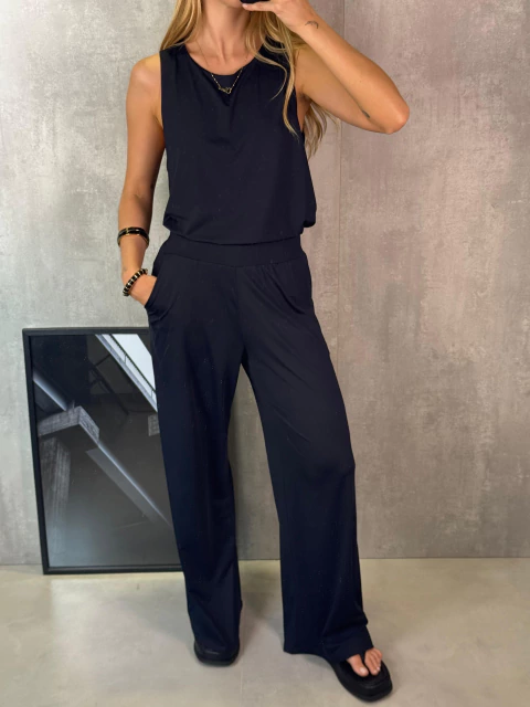 CALÇA WIDELEG EM MALHA FRIA PRETA - comprar online