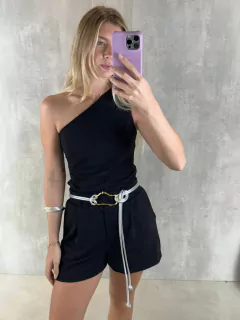 SHORTS ALFAIATARIA EM CREPE DE MALHA PRETO