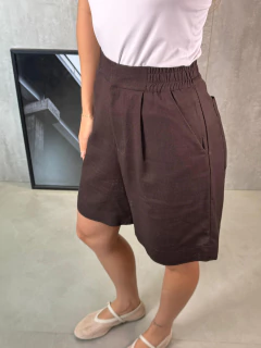 BERMUDA ALFAIATARIA COM LINHO SHOYU