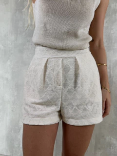 SHORTS SOLTO EM MALHA TEXTURIZADA NATURAL - comprar online