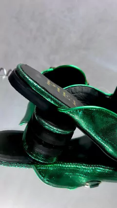 MULE GUCCI METAL VERDE #0132/D en internet