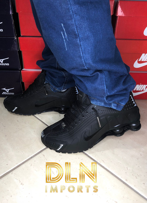 Tênis Nike Shox R4
