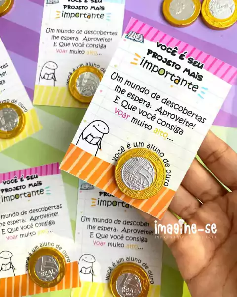 Arquivo digital _ Cartão para Moeda de 1 real de chocolate _ volta às aulas