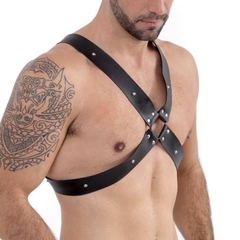 Pechera cruzada con tachas