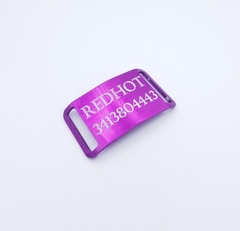 Chapita Pasador anodizado para collares de 3cm de ancho color violeta en internet