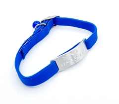 Chapita pasador de gatos natural+ Collar elastizado azul - comprar online