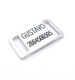 Chapita pasador para collares de 2cm de ancho con letras negras