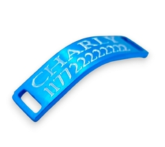 Chapita pasador de gatos para Collares de 1cm de ancho hecha en aluminio color