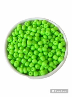 Contas miçangão 4mm - cor verde claro 20gr