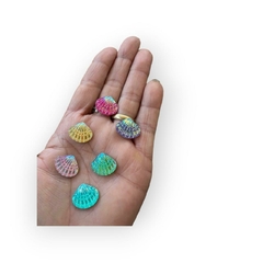 Aplique concha Irisada 18mm 6 uni cores sortidas