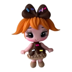 Aplique Biscuit menina chocolate 6X4CM
