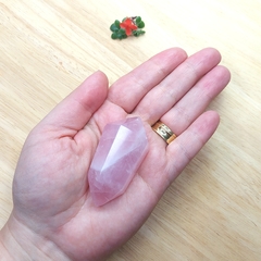 Cristal Biterminado de Quartzo Rosa - Despertar Ateliê