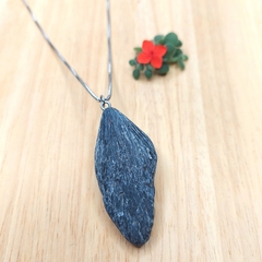 Colar Amuleto de Cianita Negra - comprar online