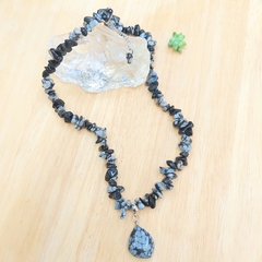 Choker De Cascalho De Obsidiana Floco de Neve - Despertar Ateliê