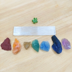 Kit Sete Chakras Pedra Bruta + Bastão de Selenita