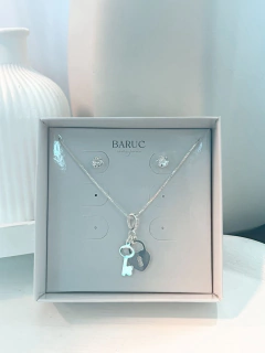 Conjunto Colar Chave e Brinco Ponto de Luz Prata