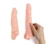 Extensores de silicone macio para uso erótico, com uma mão segurando um dos produtos.