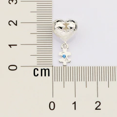Berloque Passante Coracao Representando O Autismo, Com 1 Peca Do Quebra Cabeca Pendurada Escrito Love Com 1 Zirconia De - comprar online