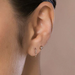 Kit Brinco Com 1 Par Meia Argola Coracao E 1 Par Com Duas Zirconias Coracao De 3X3 Mm (Par).Med. 1,80 X 0,90 / 0,40 Cm X - loja online