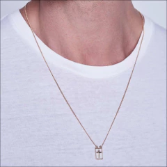 Escapulario Formado Por Fio 0,40 Grumet Diamantada, Com Medalha Escrito Fe E A Outra Medalha Com Uma Cruz. Med 68 Cm - Joias Rommanel | Carla Damasceno Joias