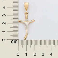 Pingente Formato Cruz Com Cristo Estilizado Com Aplicacao De Rhodium.Med. 3,4 X 2,0 Cm na internet