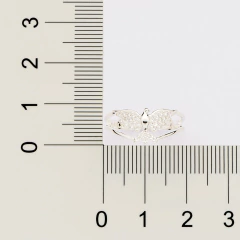 Anel Skinny Com Laterais Vazadas Composto Por Espirito Santo Ao Centro, Cravejado Por 32 Zirconias De 1,00 Mm. - loja online