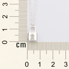 Imagem do Gargantilha Prata Romamnel Pingente Cadeado com Zircônias