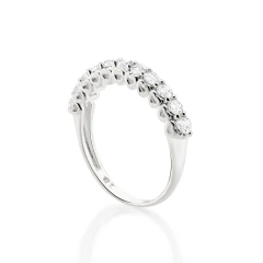 Meia Alianca Cravejada Por 11 Zirconias De 2,5 Mm, Com Coracoes Vazados. - comprar online