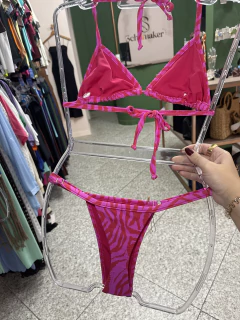 Biquini fita zebra rosa com vermelho na internet