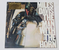 Miles Davis - The Man With The Horn Lp UK 2024 Lacrado - comprar online