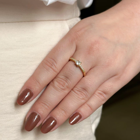 Anel solitario cravejado - ouro18k - comprar online