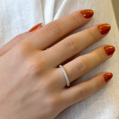 Anel meia aliança inteira cravejada - prata925 - comprar online