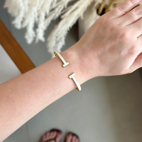 Bracelete T off white - aço inoxidável Dourado - comprar online