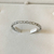Bracelete cravejado geometrico aberto - ouro branco - loja online