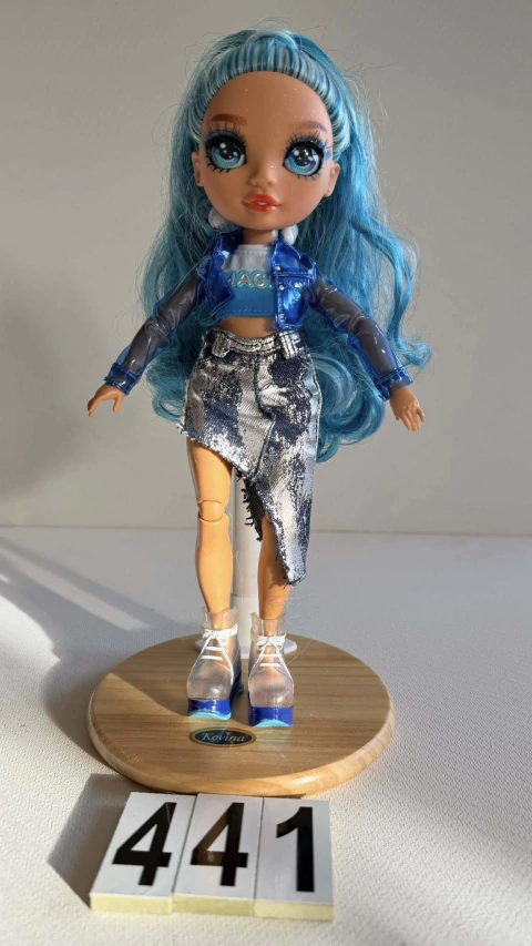 NEW RAINBOW HIGH SKYLER