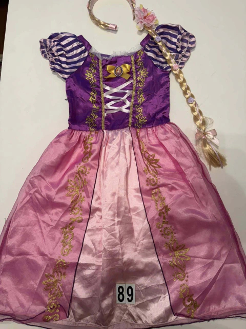 FANTASIA RAPUNZEL TEM UNS DESFIADOS NA FITA 8 A 9 ANOS 140 CM