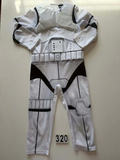 FANTASIA STAR WARS GEORGE 5 A 6 ANOS , 116 CM TEM UM FURO NO JOELHO