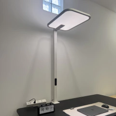 Lámpara Clamp LED en internet