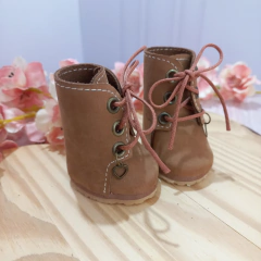 Sapato de Boneca - Bota coturno na cor caramelo - Boneca de pano - baby alive na internet