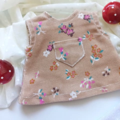 Vestido e meia calça para boneca - vestido em veludo floral e meia calça branca de poa - roupa de boneca - comprar online