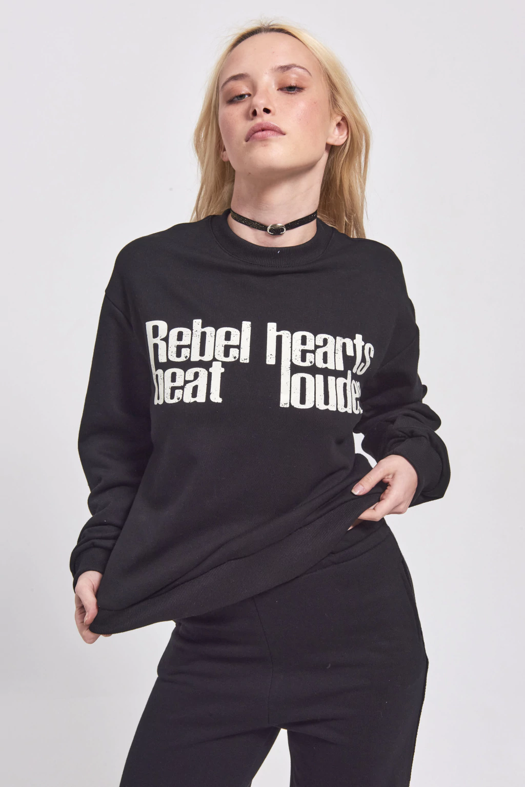 BUZO REBEL en internet
