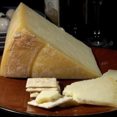 Queijo maturado (100unidades).