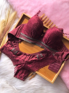 Conjunto Mariah na internet