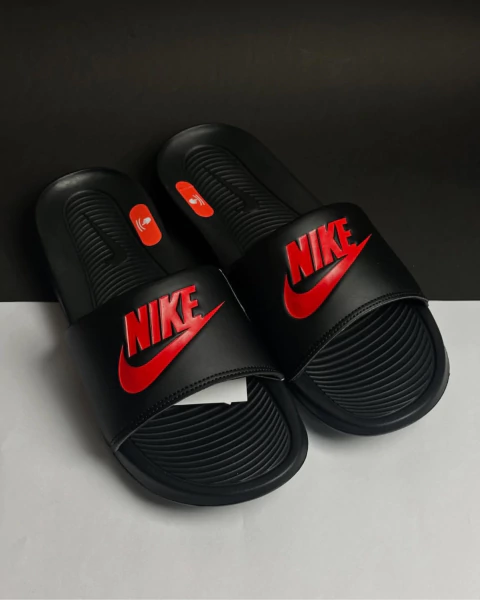 Chinelo Nike Victori One Slide