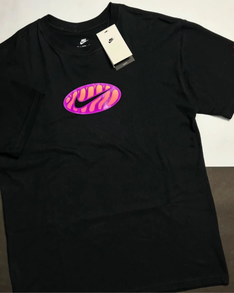 Camiseta Nike Sportswear “Air Max Plus” Premium