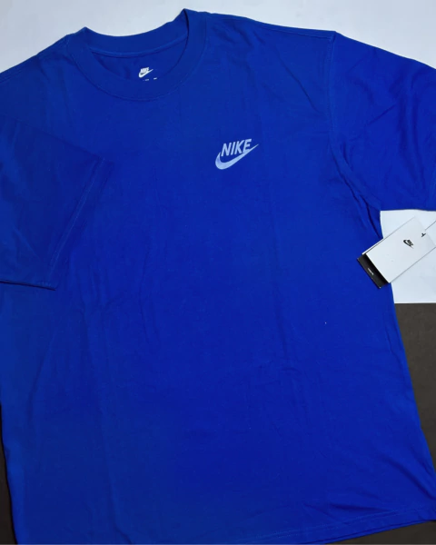 Camiseta Nike Sportswear International 1972
